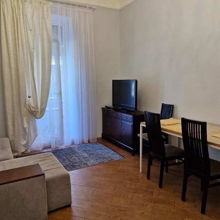 Затишна Квартира На Майдані Незалежності Kiev Exterior foto
