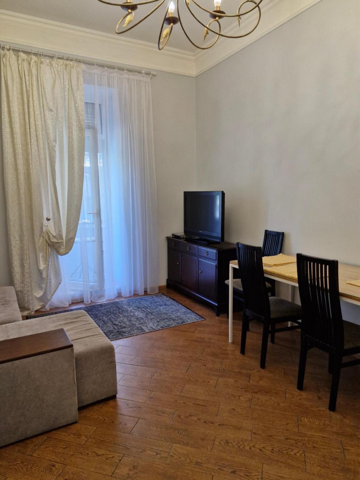 Затишна Квартира На Майдані Незалежності Kiev Exterior foto